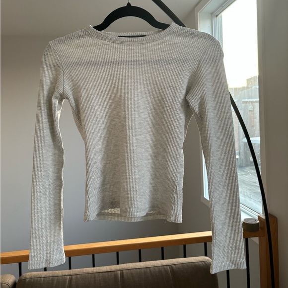 White long sleeve top - Picture 1 of 3